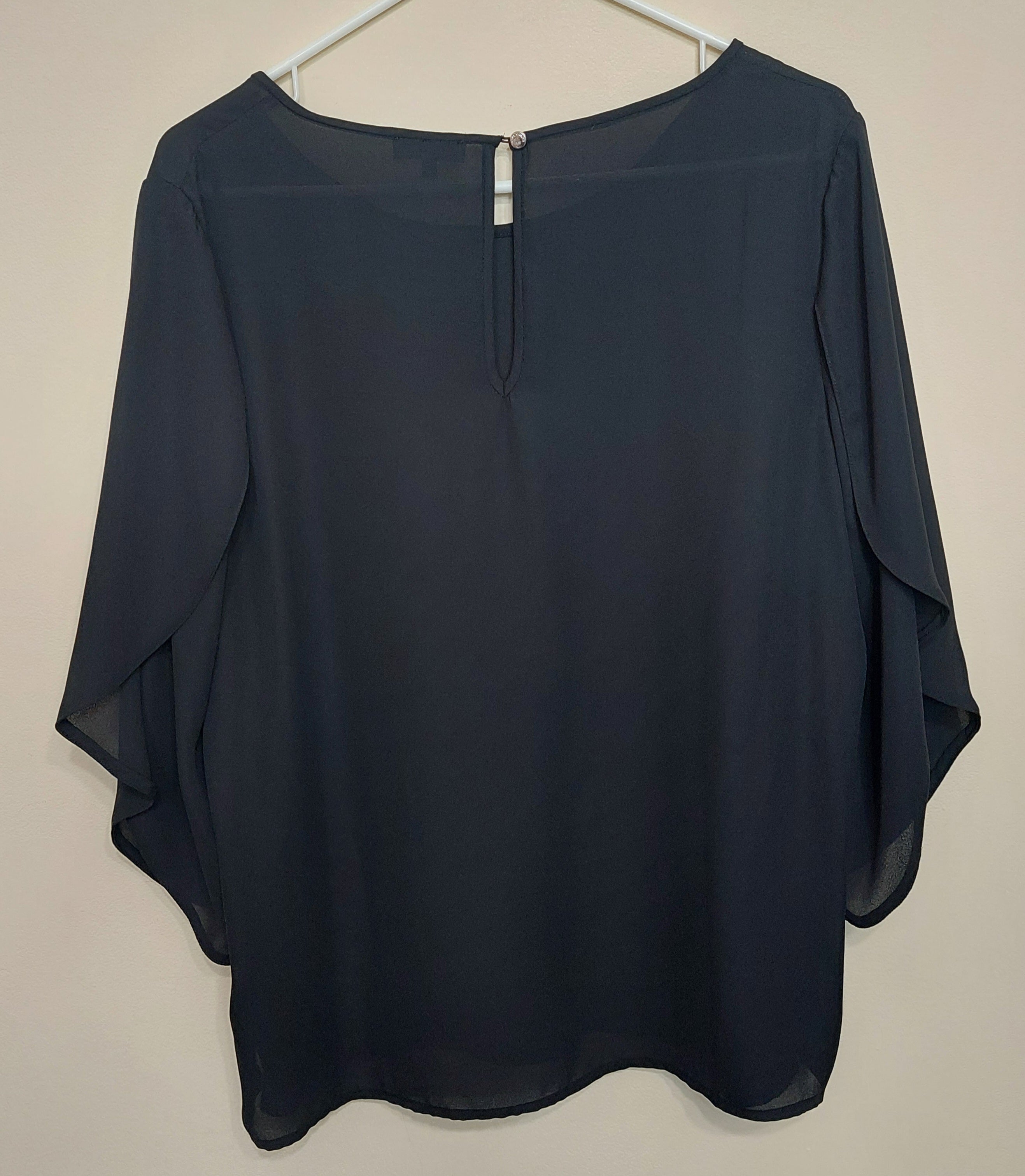 5 37 Vince Camuto Black Bell Sleeve Blouse Large