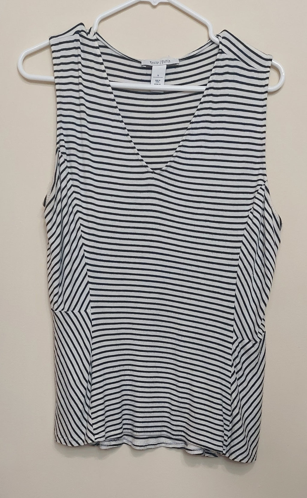 4 23 WHBM White House Black Market Large Striped Sleeveless Top White Black