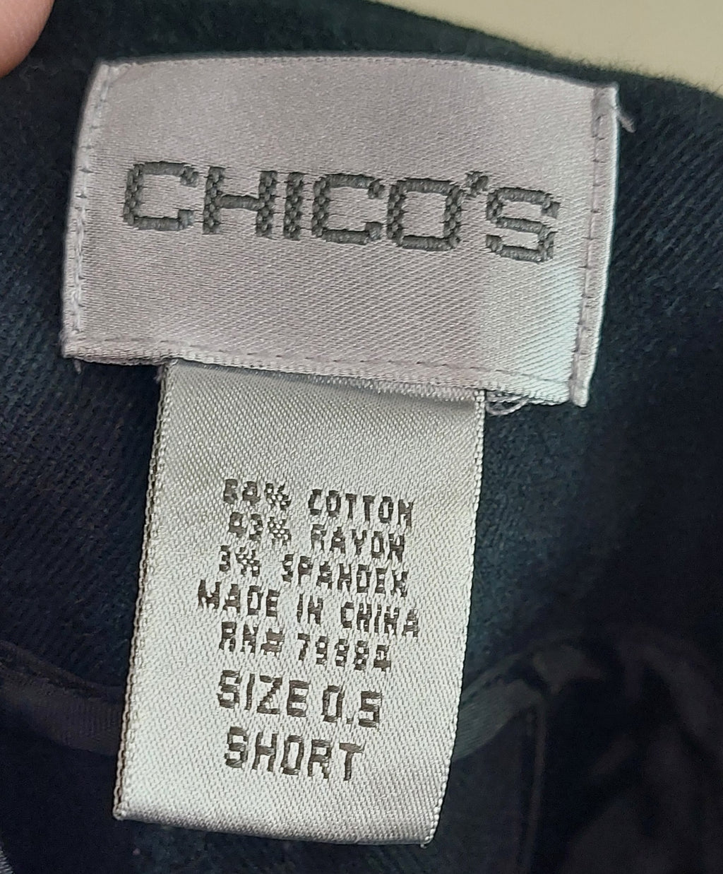 3 21 Chicos 0.5 Short Dress Pants Black Straight Leg Stretch Classic Wardrobe Essential