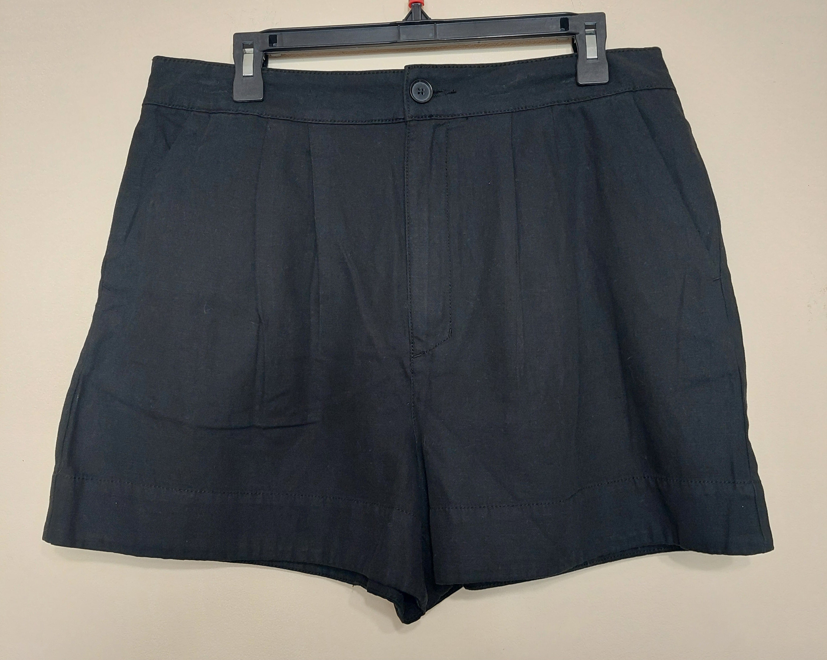 7 38 Joie Medium Black Linen Blend Shorts