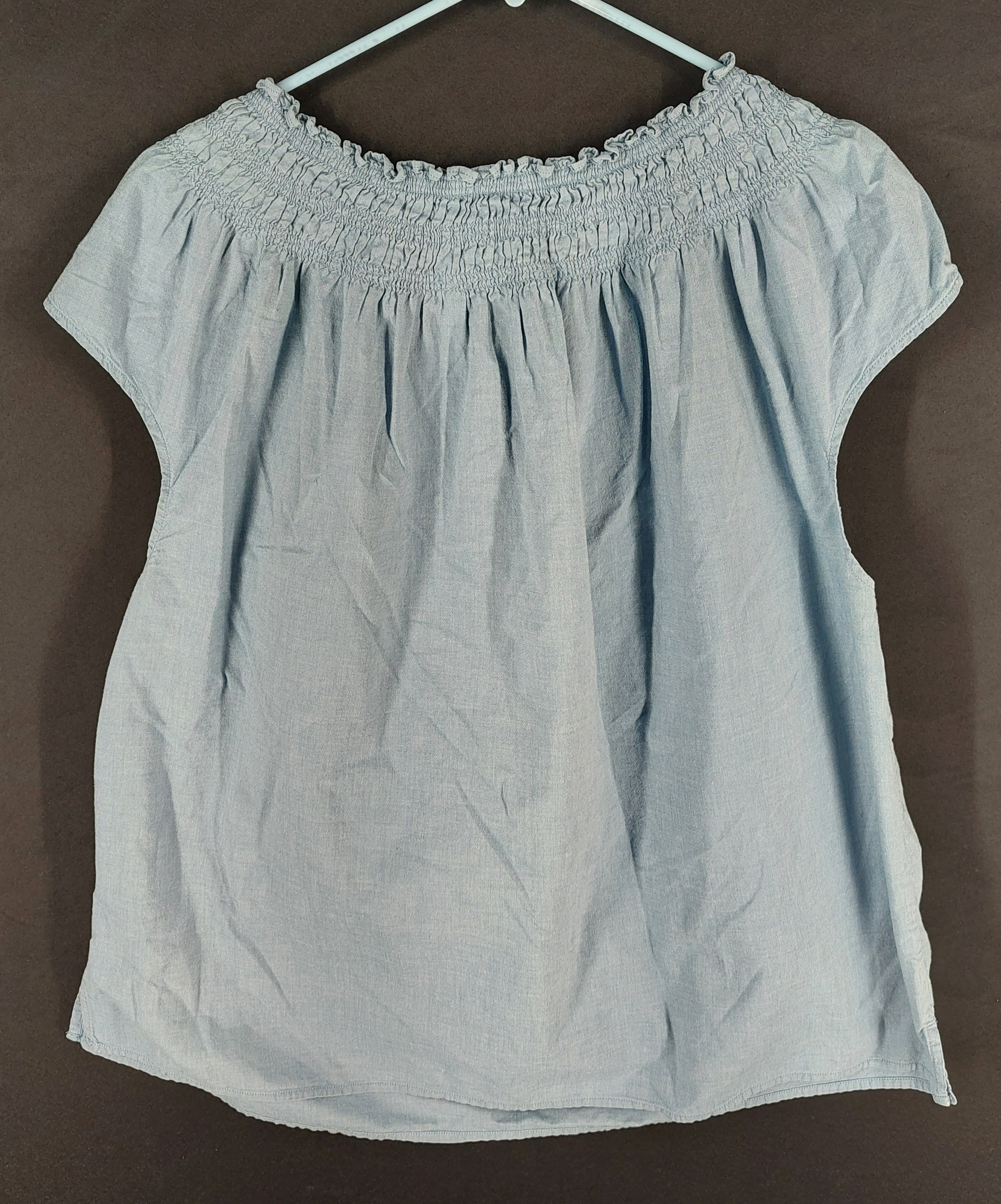 9-38 Talbots Woman Petites 1XP Blue Chambray Cotton Smocked Button Blouse Top