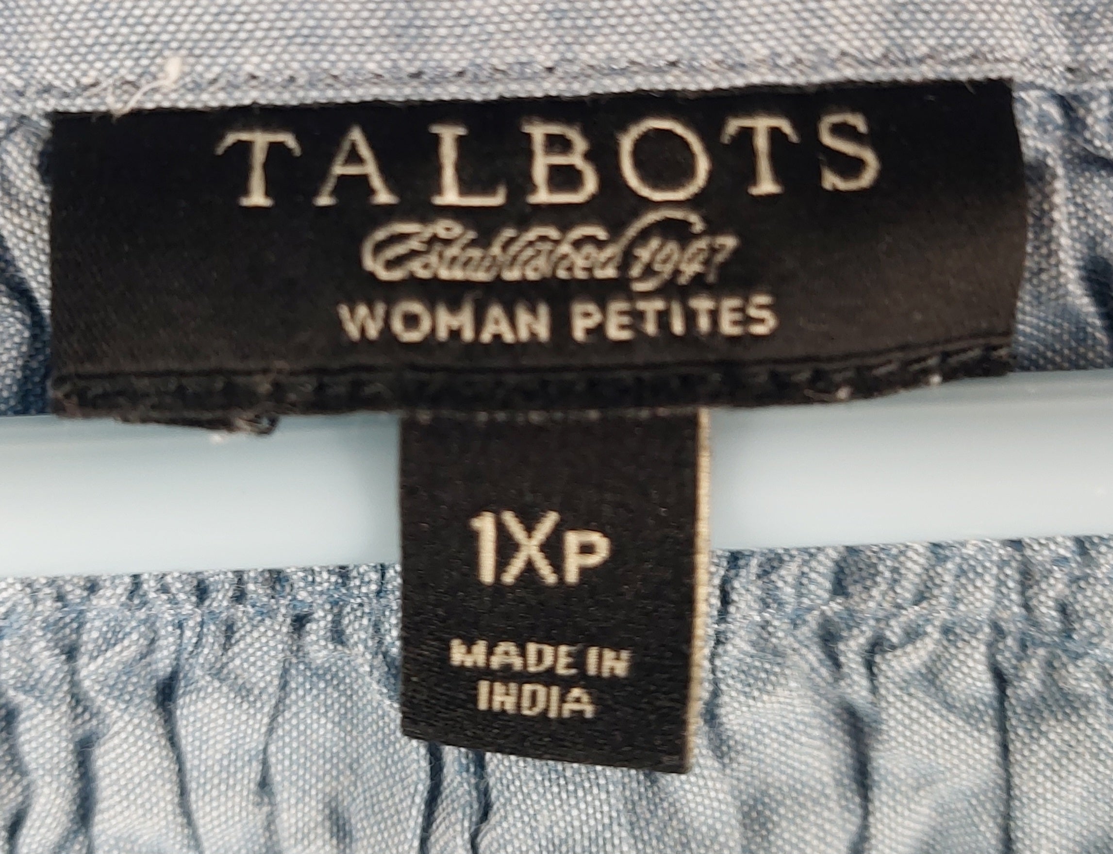 9-38 Talbots Woman Petites 1XP Blue Chambray Cotton Smocked Button Blouse Top