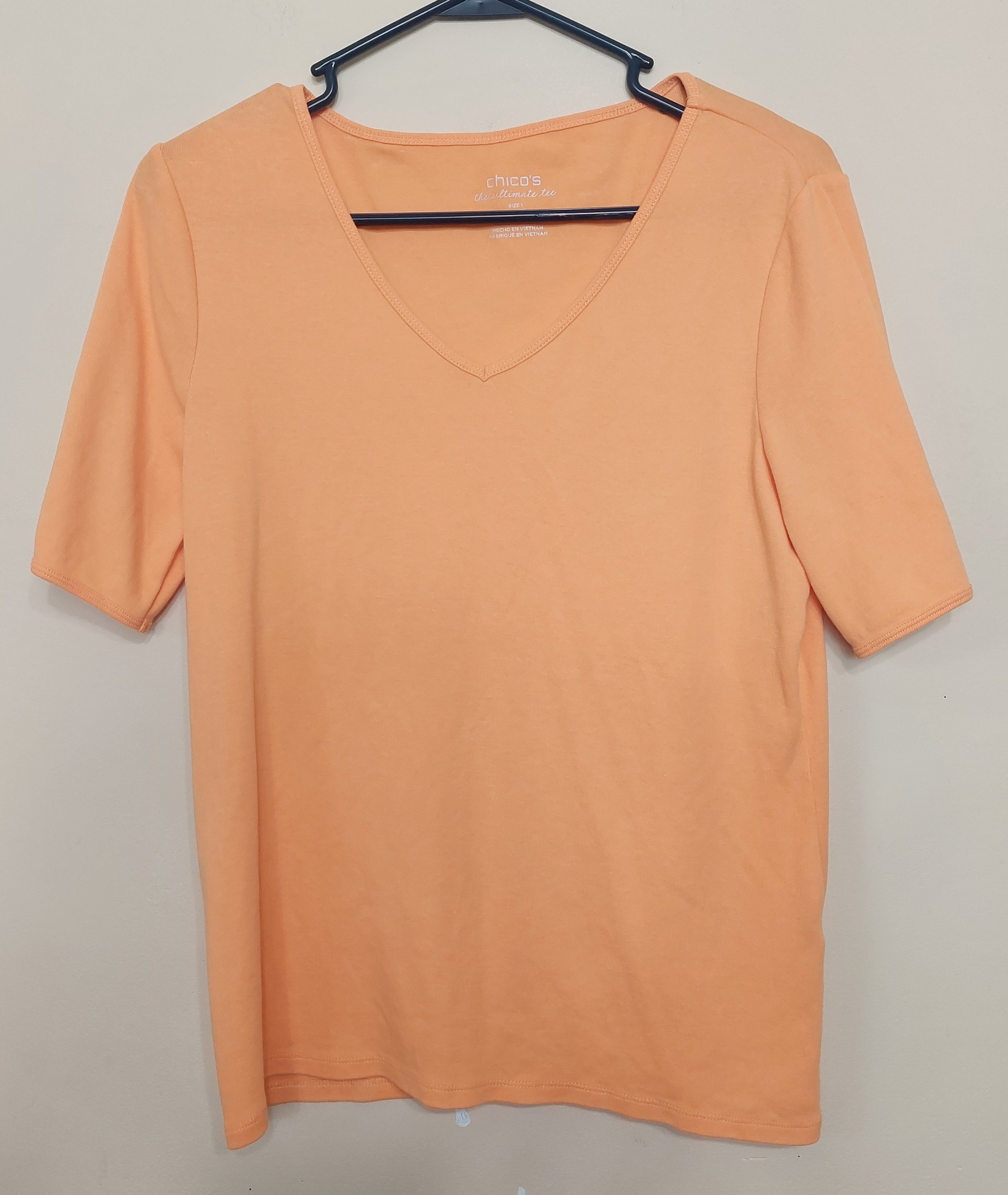 8 03 Chico's Ultimate Tee Orange V Neck Short Sleeve Top Women's Size 1 Medium