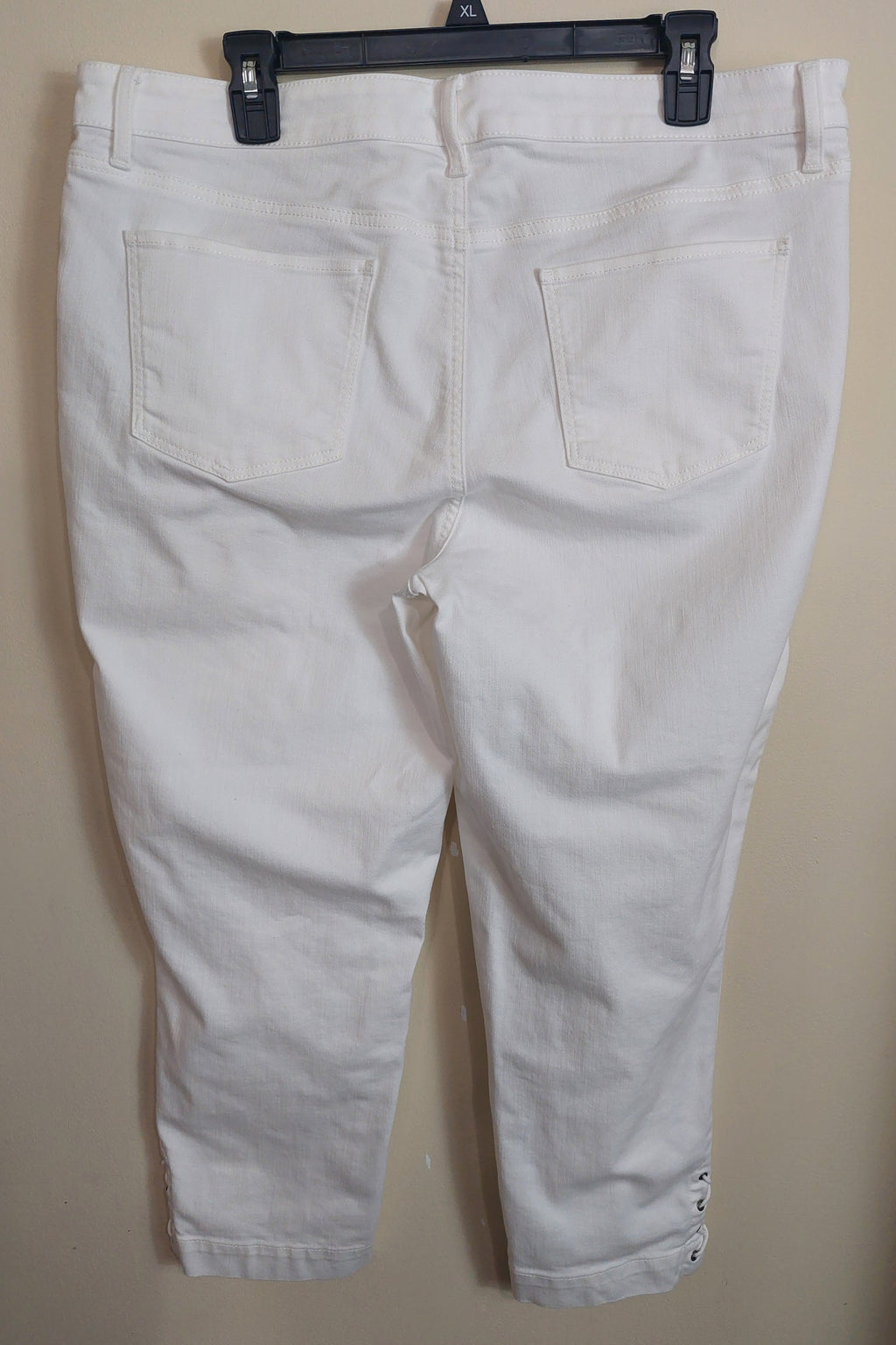 3 29 Talbots White Flawless Five Pocket crop pants Size 16 nice lace-up detail at the hem