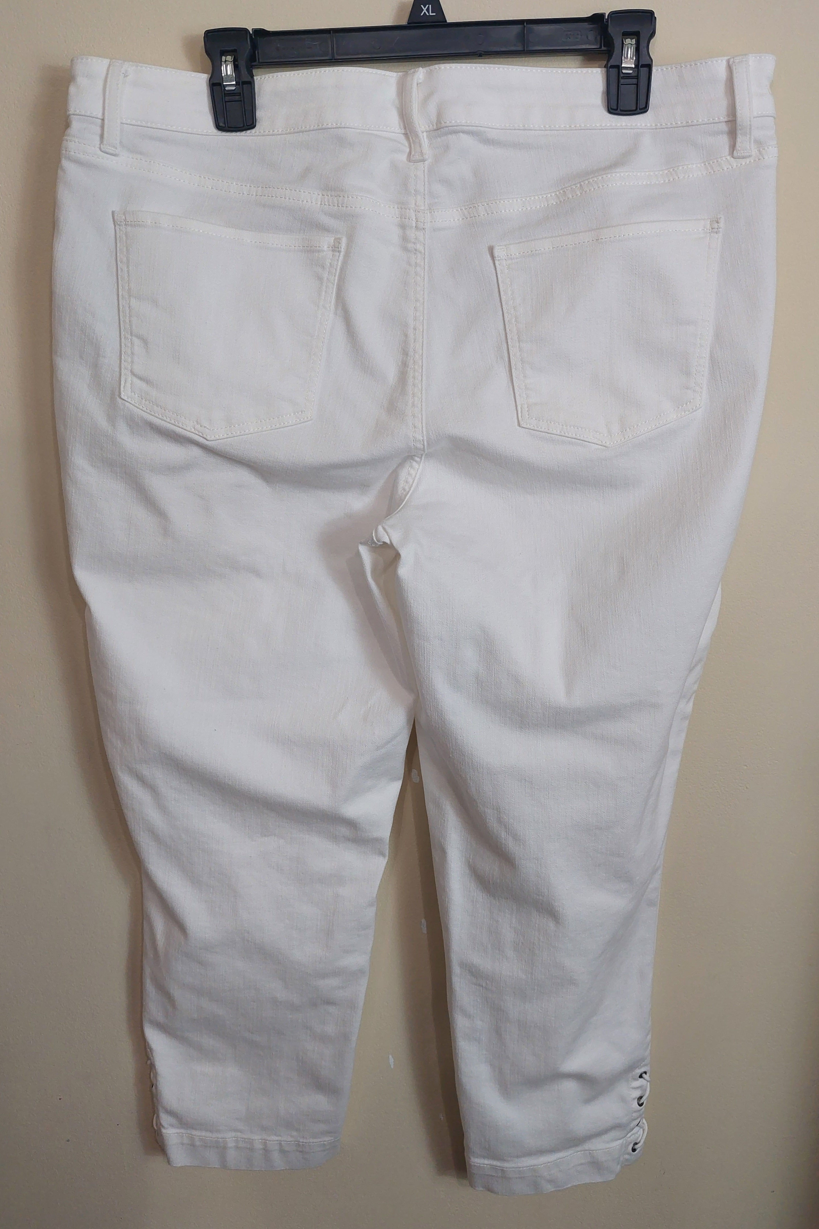 3 29 Talbots White Flawless Five Pocket crop pants Size 16 nice lace-up detail at the hem