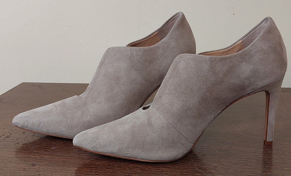 1 46 Vince Camuto Stiletto Heel Suede Shootie Size 6.5 M