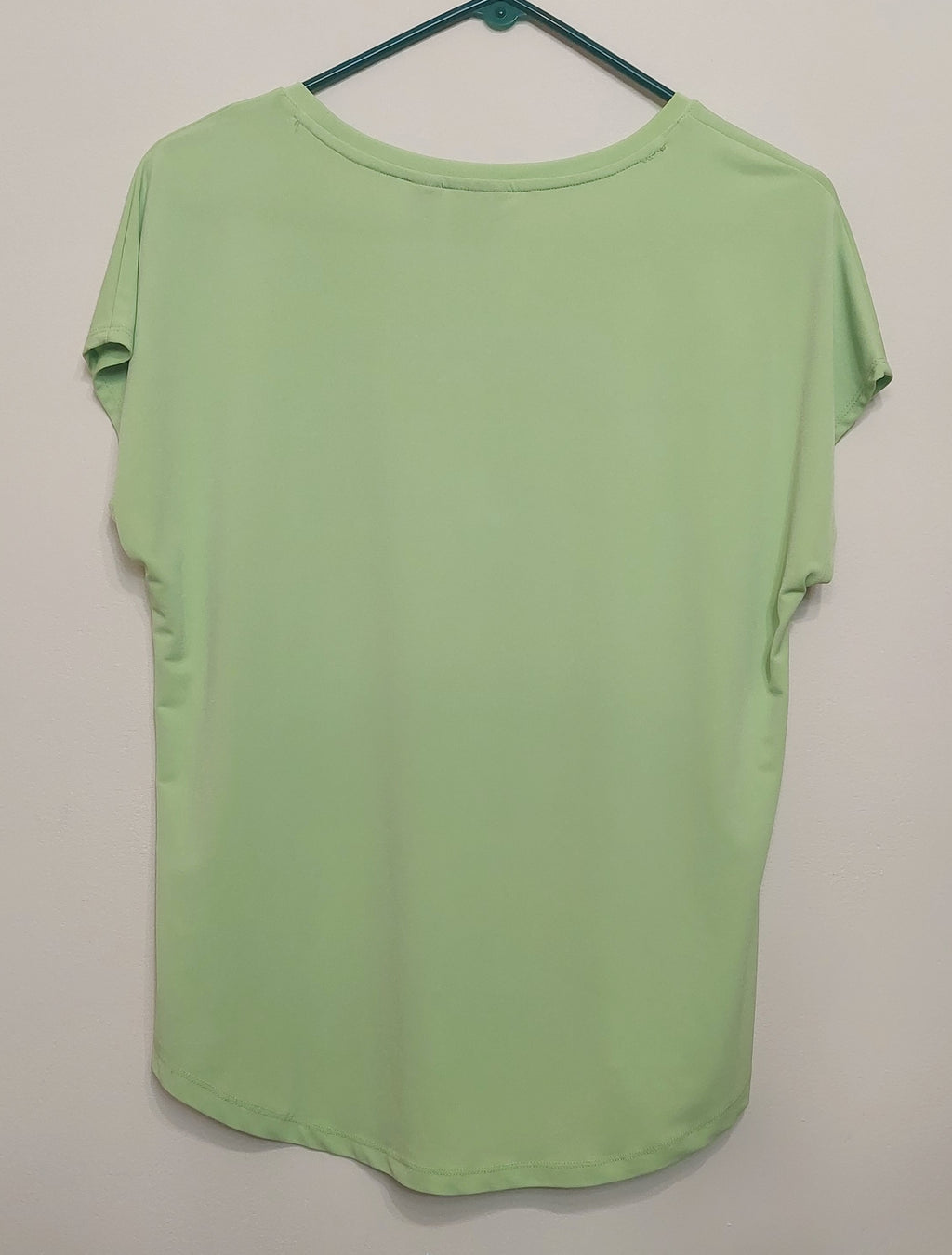 4 07 Chicos Size 1 Lime Green Short Sleeve Knit Top Relaxed Fit