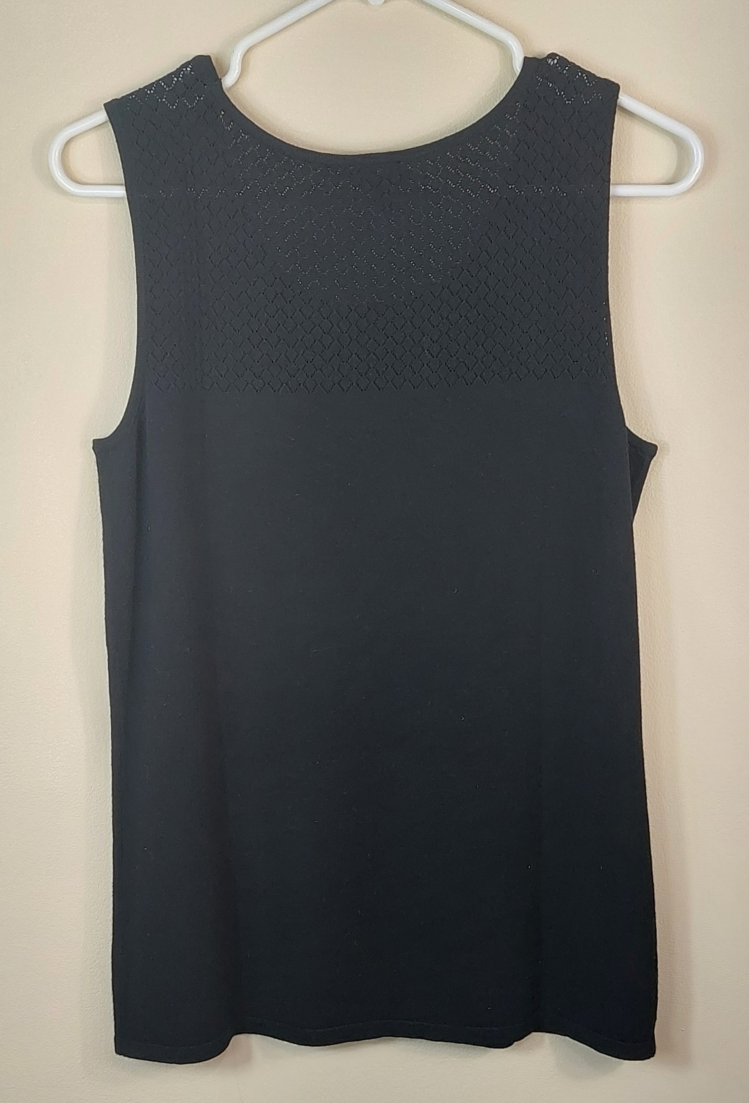 2 09 Talbots Sleeveless top Black see through design Size Medium
