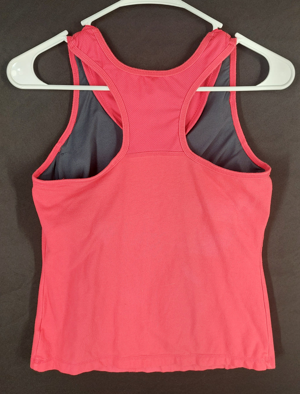 8-42 Danskin Now Size M Coral Racerback Athletic Tank Built In Bra Mesh Back