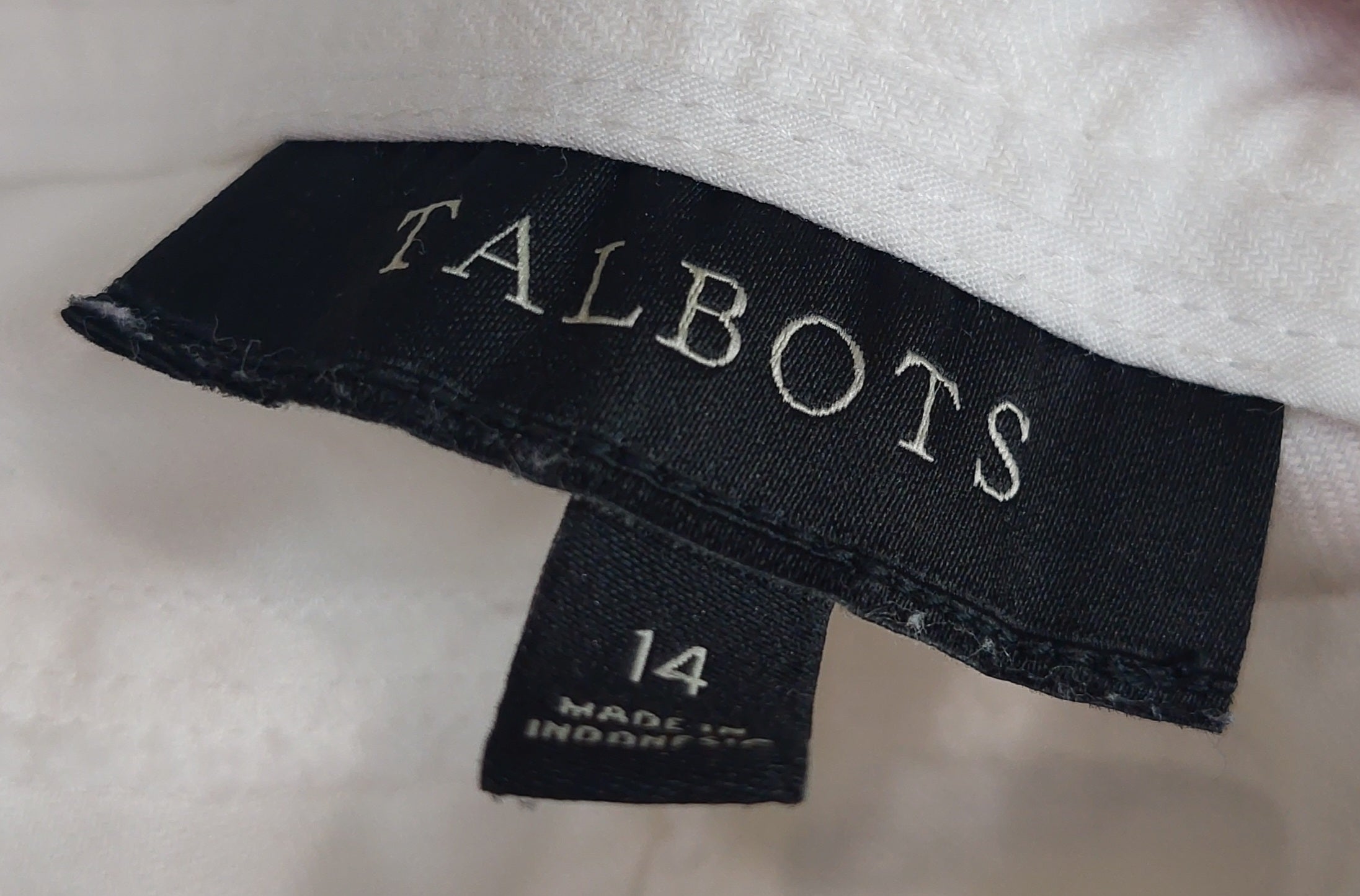 3 14 Talbots 14 Crop Pants White Pull-On Crop Pants Drawstring Waist Patch Pockets Easy summer essential with classic Talbots comfort