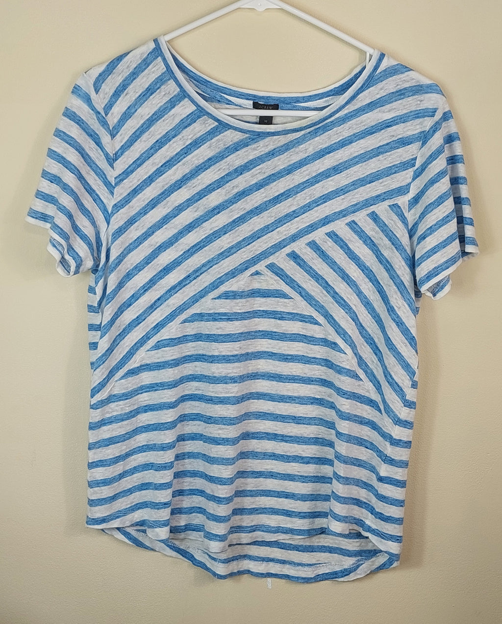 2 05 J. Crew Tee Criscrossed striped pattern Blue white Size Medium