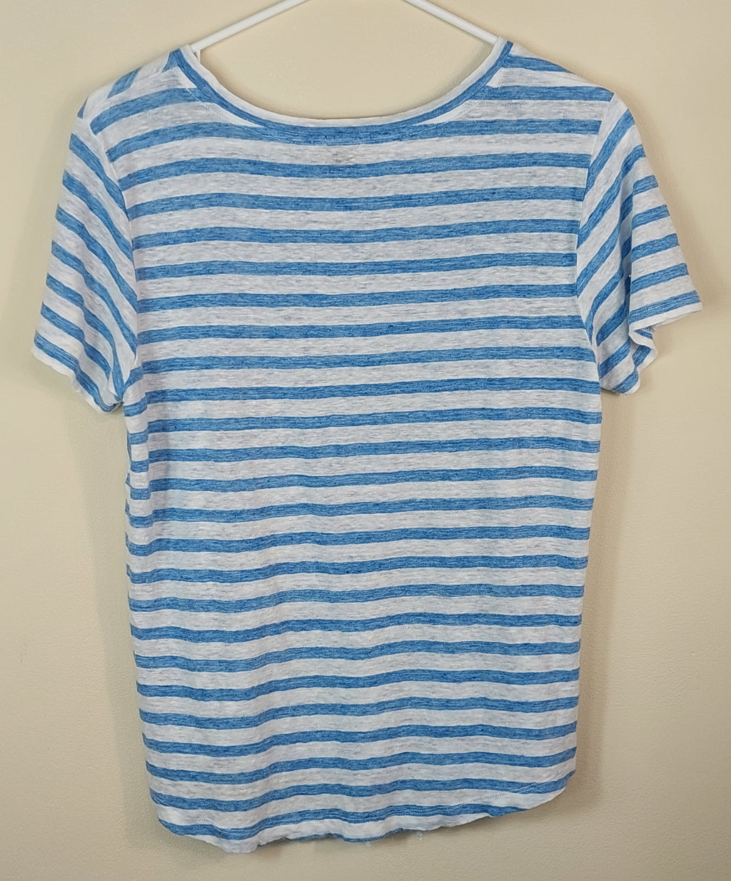 2 05 J. Crew Tee Criscrossed striped pattern Blue white Size Medium