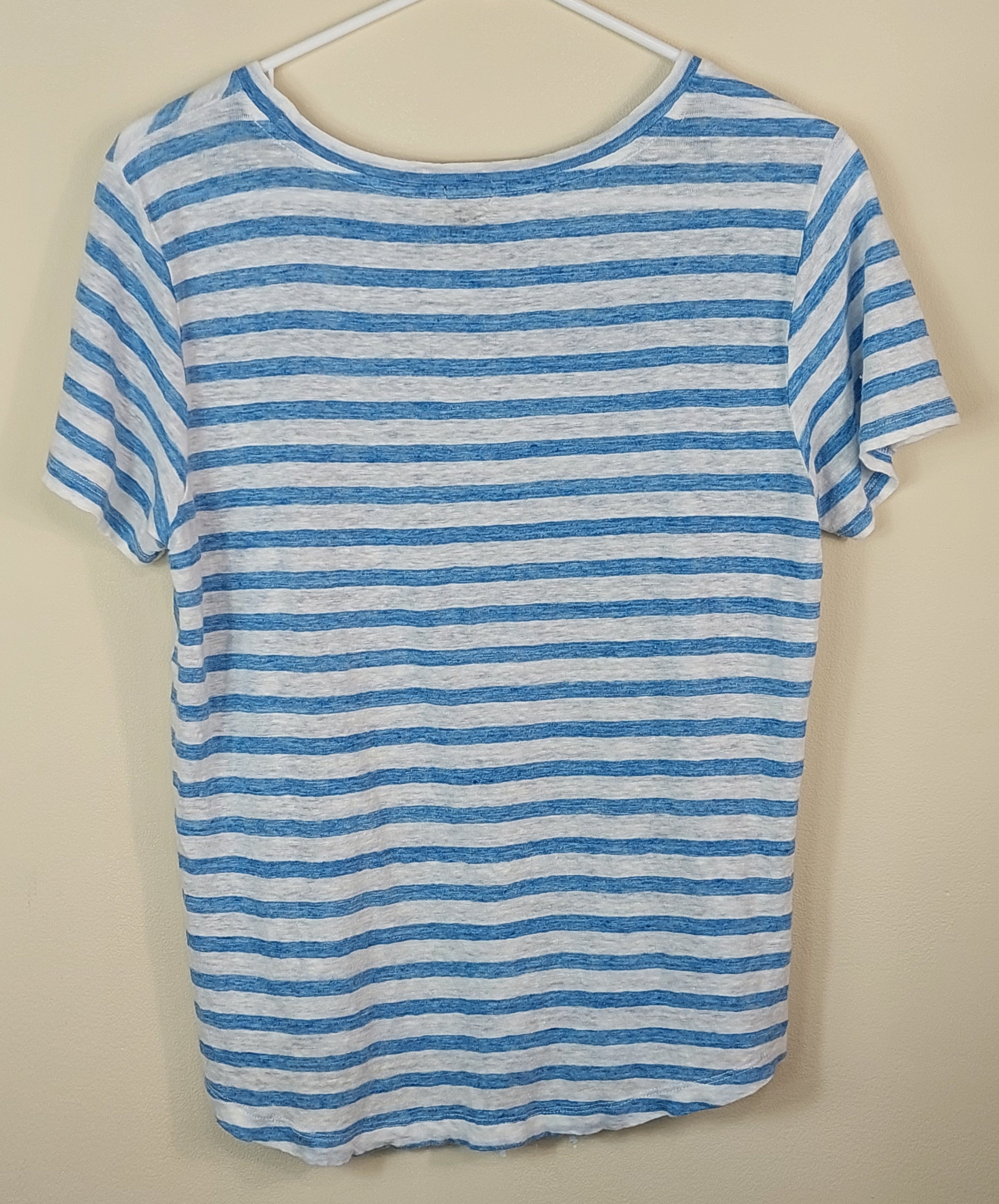 2 05 J. Crew Tee Criscrossed striped pattern Blue white Size Medium