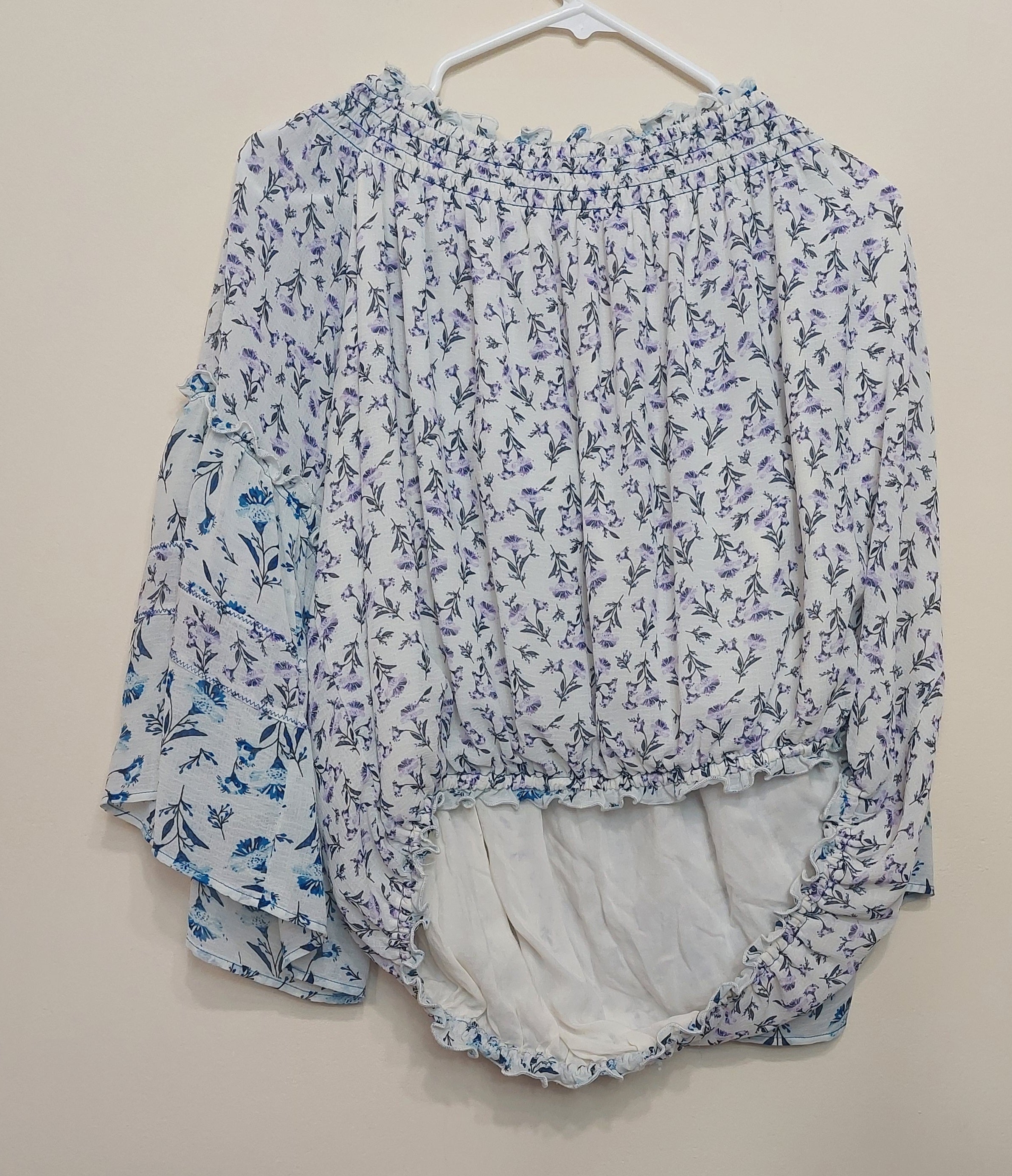 4 29 Free People Floral Bell Sleeve Peasant Top Medium Blue Lavender Boho