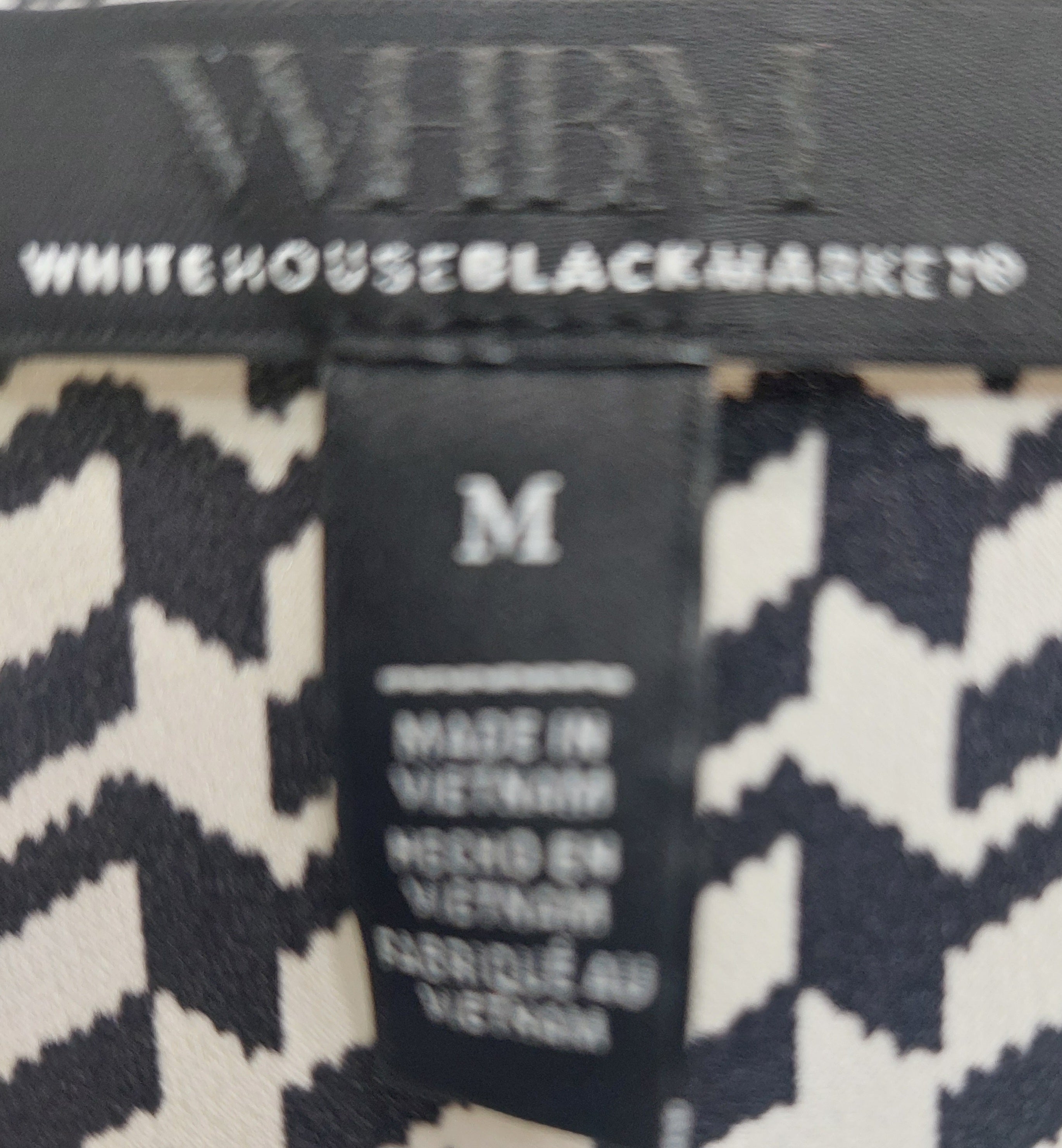 4 33 WHBM Geometric Print V Neck Blouse Medium Black White Career Casual