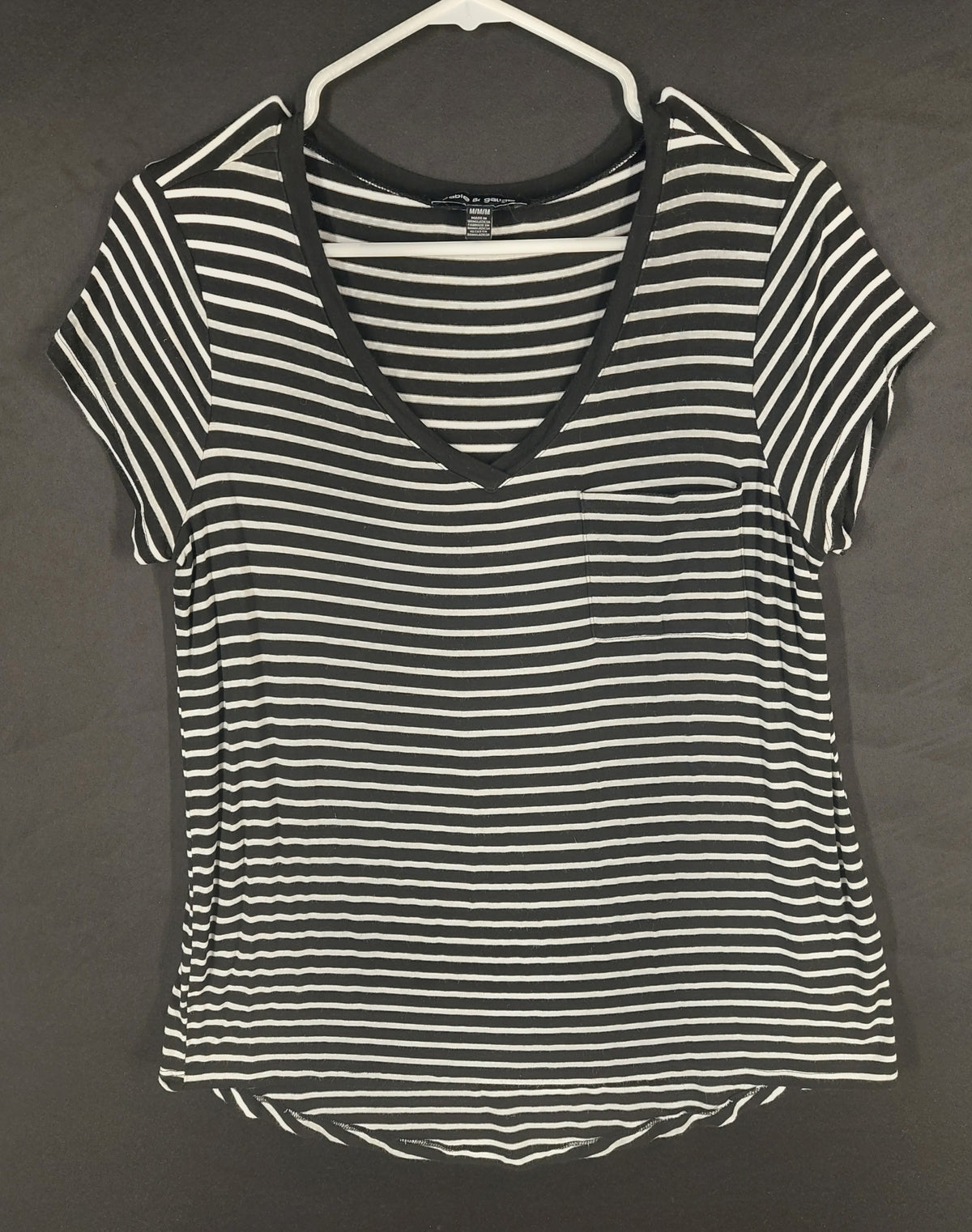 8 46 Cable & Gauge M Black White Striped V-Neck Short Sleeve Pocket Top