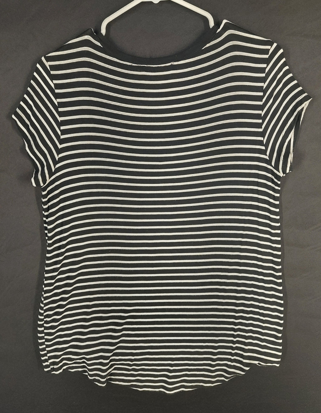 8 46 Cable & Gauge M Black White Striped V-Neck Short Sleeve Pocket Top