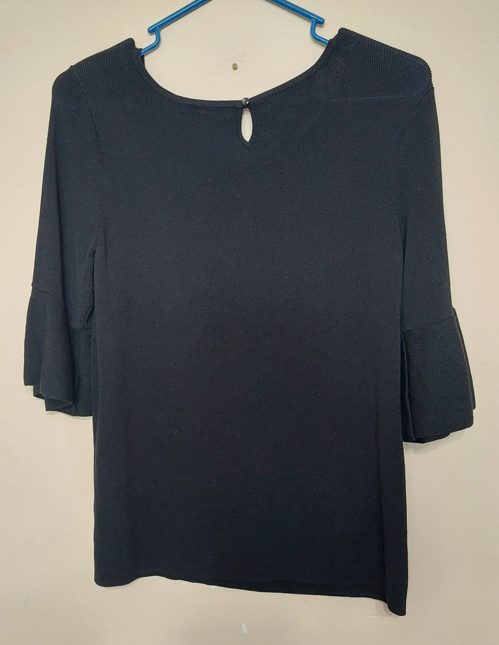 7 47 Talbots Size Large Black Bell Sleeve Knit Top