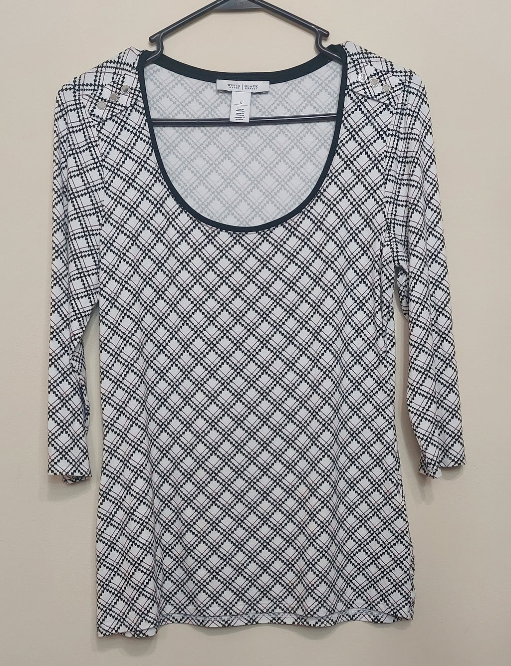 4 19 WHBM Size Small Diamond Geo Scoop Neck Top Black White 3 4 Sleeve