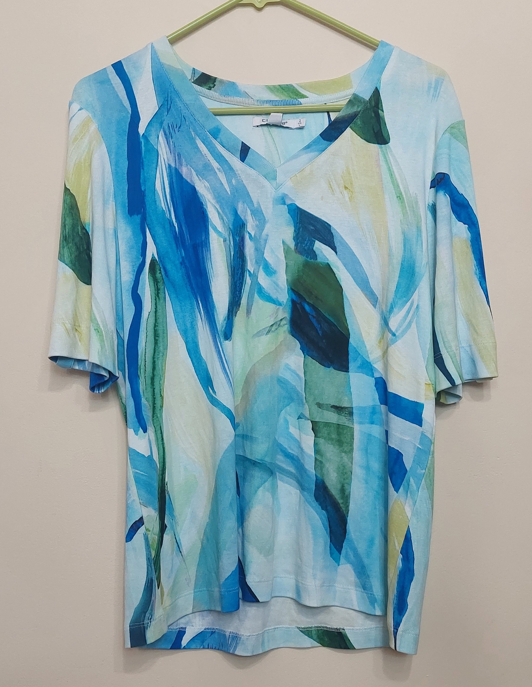 4 18 Chicos Size 2 Large Blue Green Abstract Print V Neck Knit Top