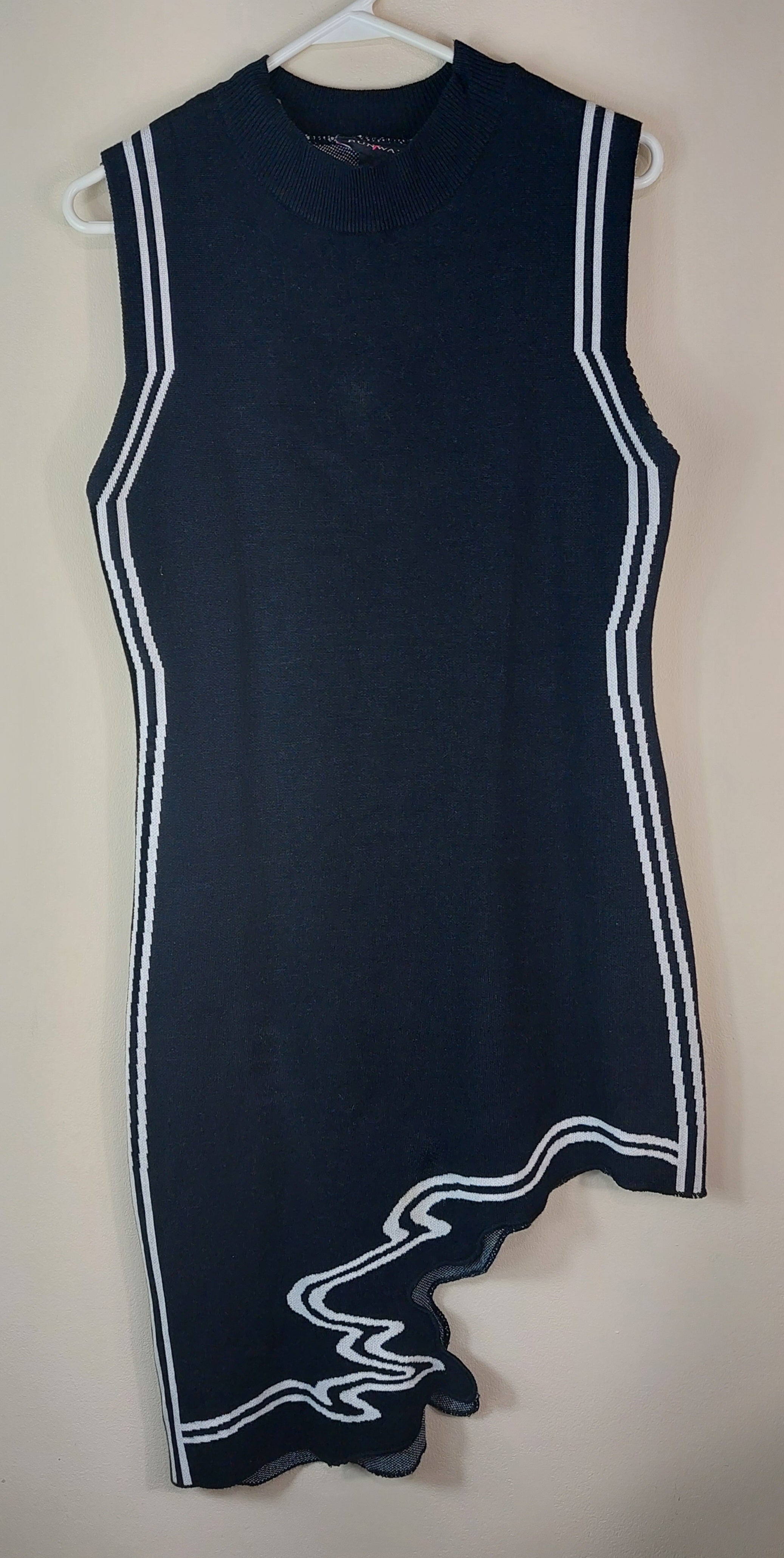 1 27 Runway Black decorative hem Dress Size Medium