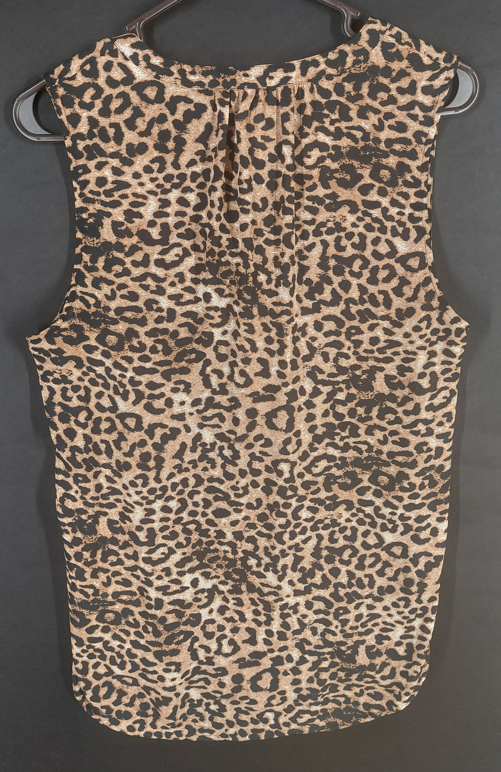 8-57 Daniel Rainn Size M Leopard Animal Print Sleeveless Button Front Blouse