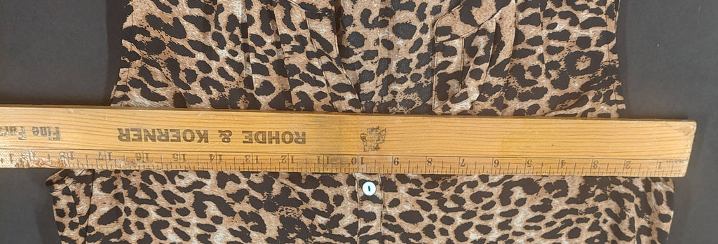 8-57 Daniel Rainn Size M Leopard Animal Print Sleeveless Button Front Blouse