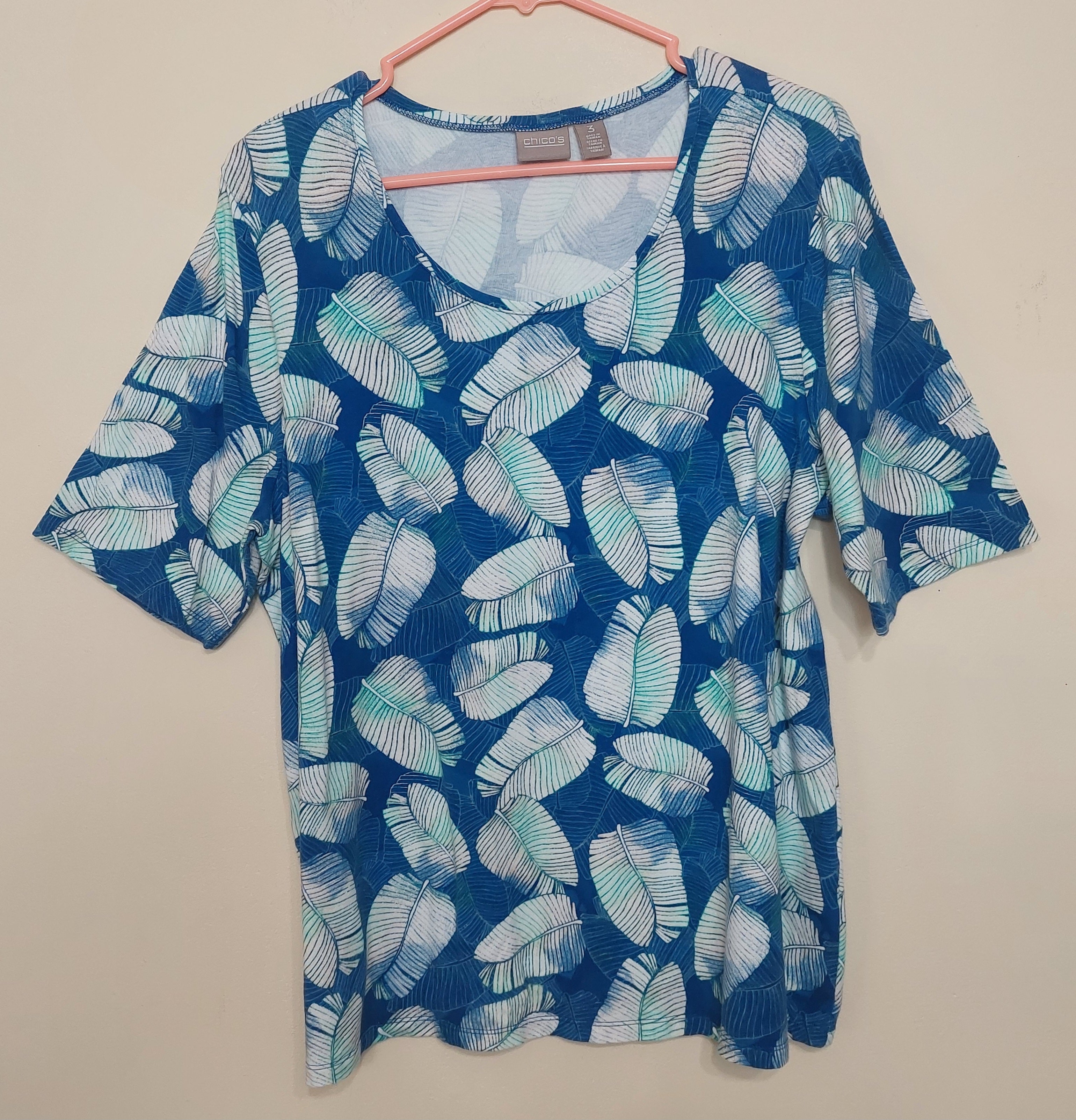 7 05 Chicos Size 3 Blue Tropical Leaf Print Top
