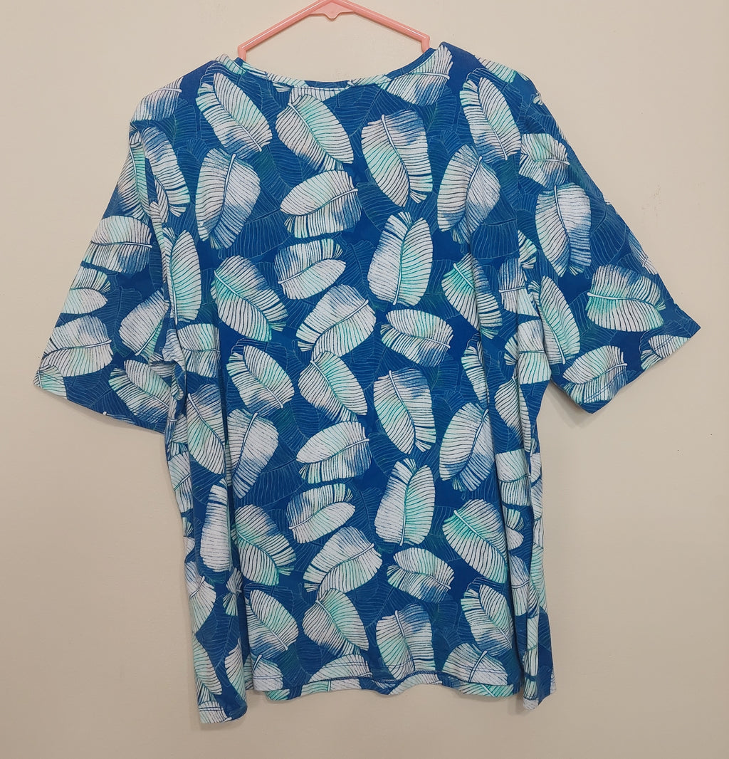 7 05 Chicos Size 3 Blue Tropical Leaf Print Top