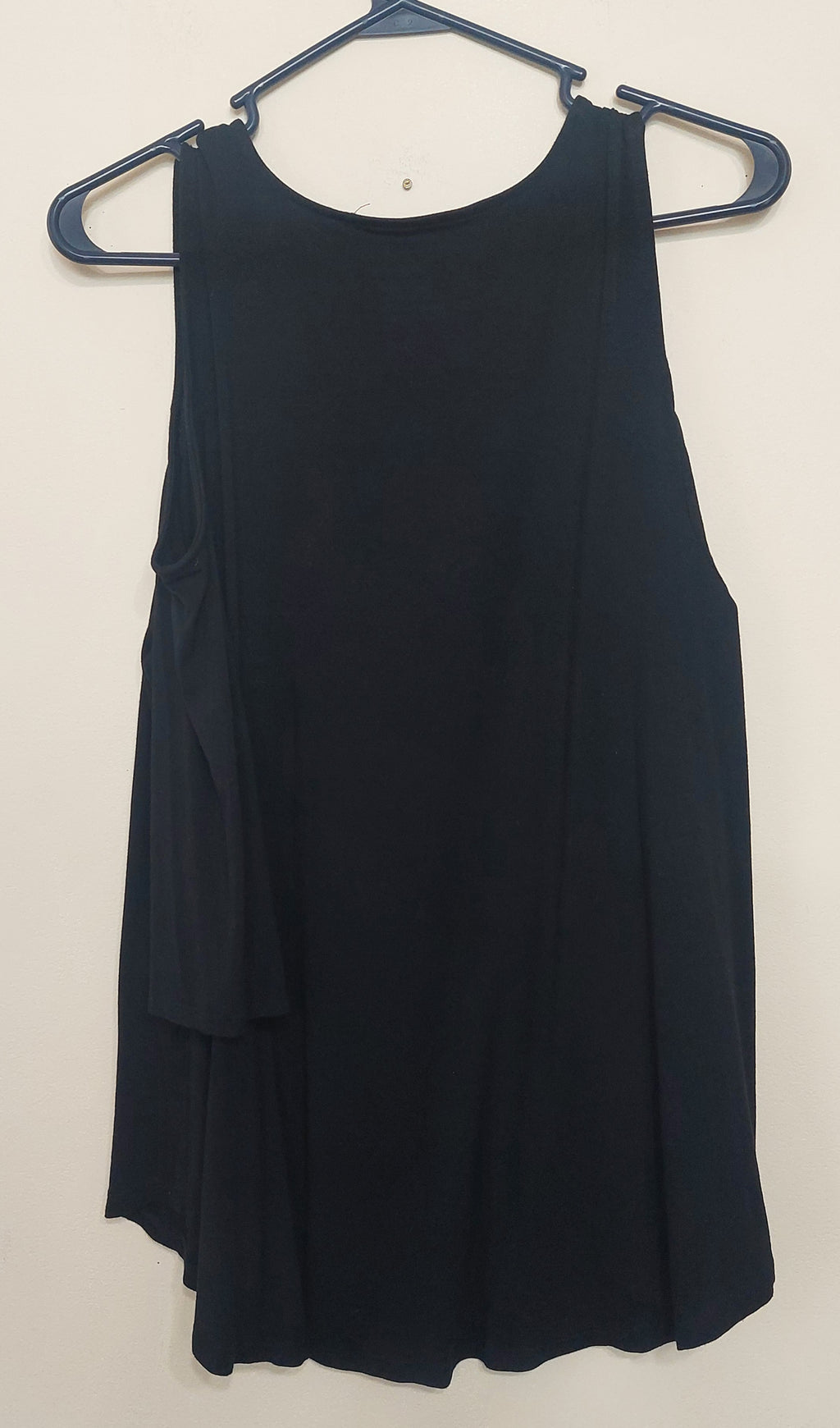 8 05 Chico's Size 1 Black Cold Shoulder Drape Neck Top Women's 3/4 Sleeve