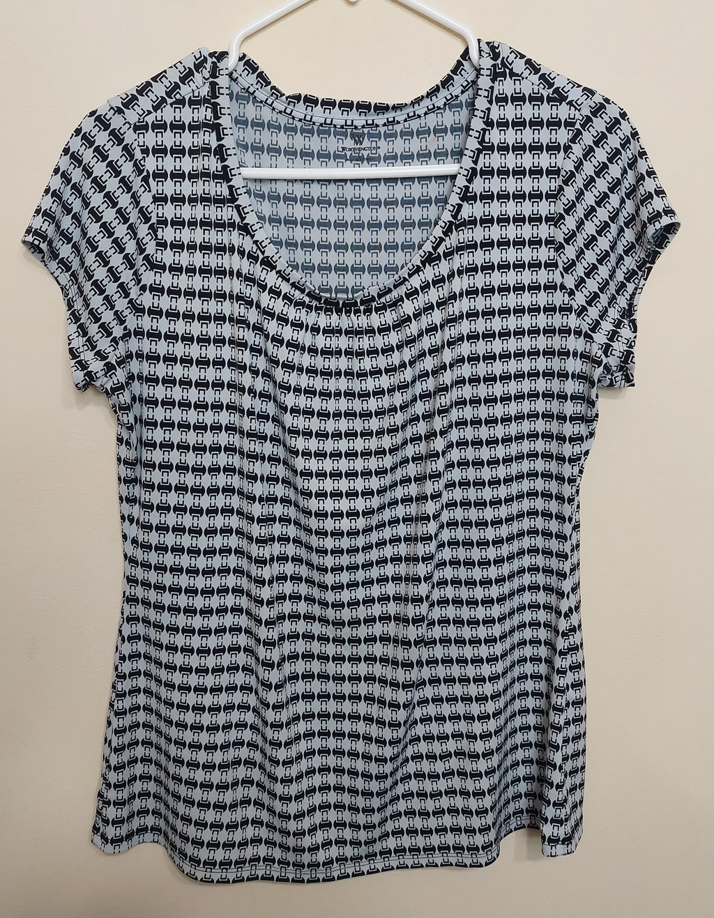 5 07 Worthington Women's Size L Geometric Print Scoop Neck Cap Sleeve Blouse Black Grey