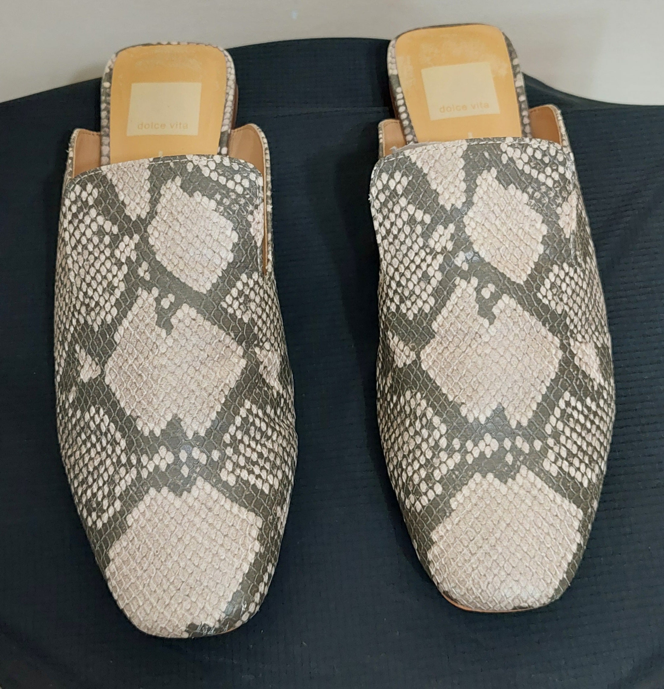 6 07 Dolce Vita 8M Bree Snakeskin Print Mule Loafer Slides