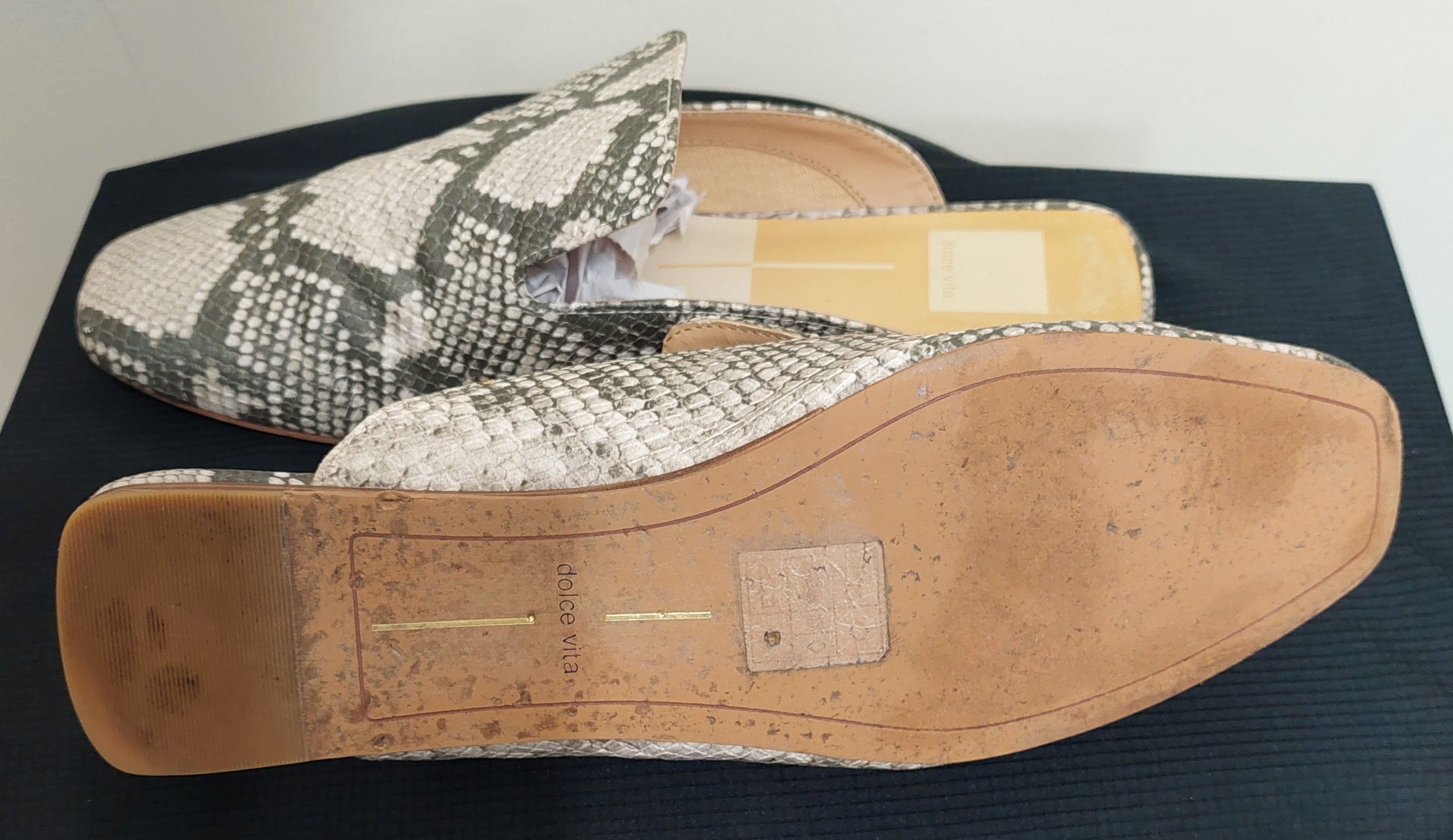 6 07 Dolce Vita 8M Bree Snakeskin Print Mule Loafer Slides