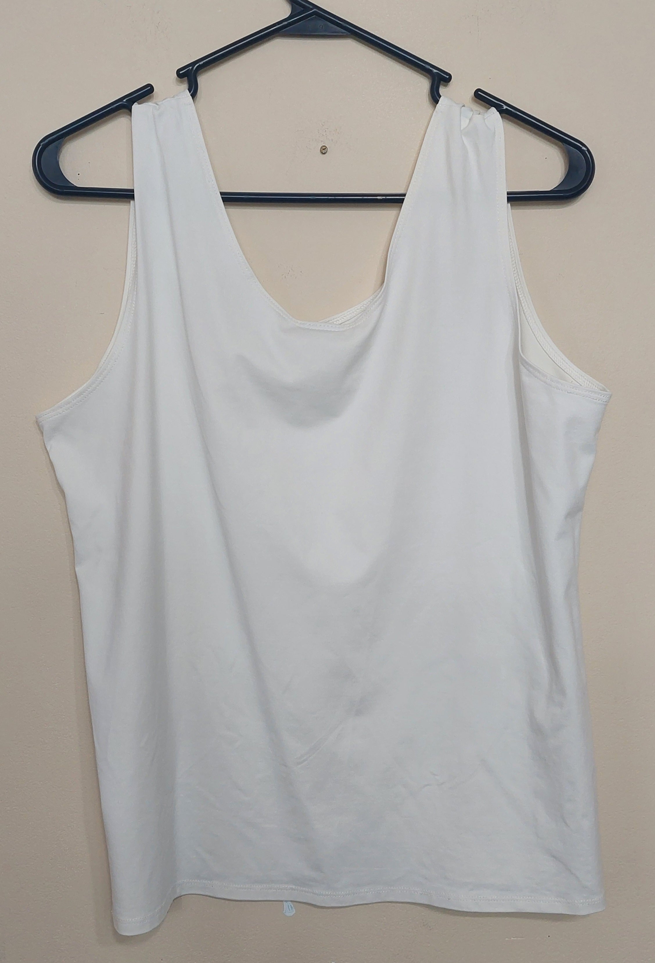 8 07 Chico's Size 3 White Sleeveless Tank Top Stretch Layering Shell XL