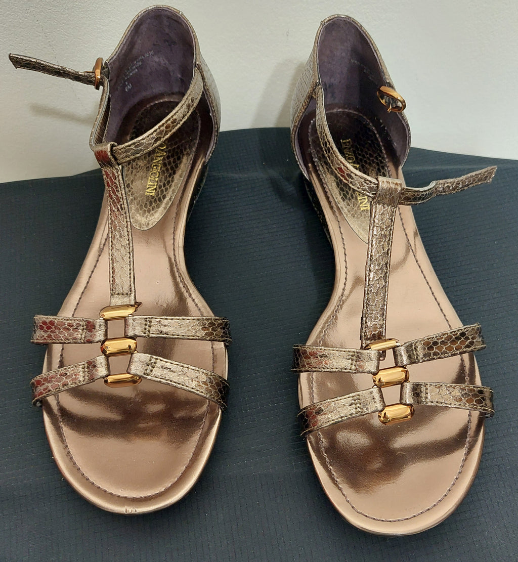 5 08 Enzo Angiolini Women's Size 8M Metallic Bronze Snakeskin T-Strap Flat Sandals